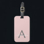 Blush Pink Gray Girly Script Monogram Name Modern Gepäckanhänger<br><div class="desc">Blush Pink und Gray Monogram Fügen Sie Ihre eigene Name Script Signature Pillow. Das Gepäcksack-Tag macht den perfekten 16 Geburtstag,  Hochzeit,  Brautparty,  Babydusche oder Junggeselinnen-Abschied Geschenk für jemanden,  der einen eleganten und modernen Stil Lieben.</div>