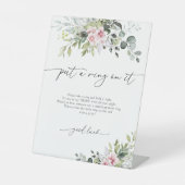 Blush Pink Greenery Setzen Sie einen Ring auf ihr Sockelschild (Vorderseite)