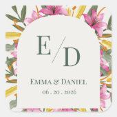 Blush Pink Lily Arched Monogram Wedding Envelope Quadratischer Aufkleber (Vorderseite)