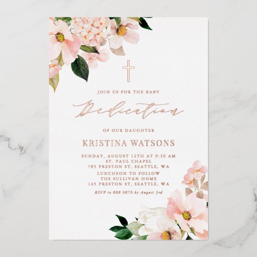 Blush Pink Magnolia und Hydrangea Baby Dedication Folieneinladung (Vorderseite)