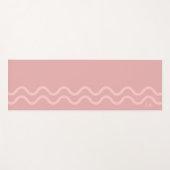 Blush Pink Modern Minimal Wavy Lines With Initials Yogamatte (Vorderseite (Horizontal))