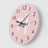 Blush Pink Modernes Script Name Girl Monogram Große Wanduhr (Winkel)