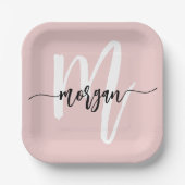 Blush Pink Modernes Script Name Girl Monogram Pappteller (Vorderseite)