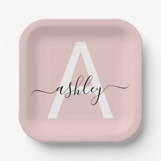 Blush Pink Modernes Script Name Girl Monogram Pappteller (Vorderseite)