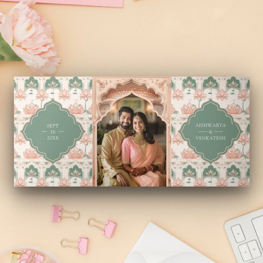 Blush Pink Pastel Green Lotus Pond Indische Hochze Dreifach Gefaltete Einladung
