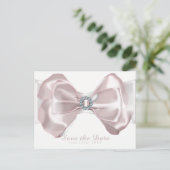 Blush Pink Ribbon & Diamonds Save the Date elegant Ankündigungspostkarte (Stehend Vorderseite)