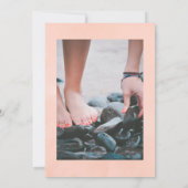 Blush Pink & Rose Goldene Blumenfeier Einladung (Rückseite)