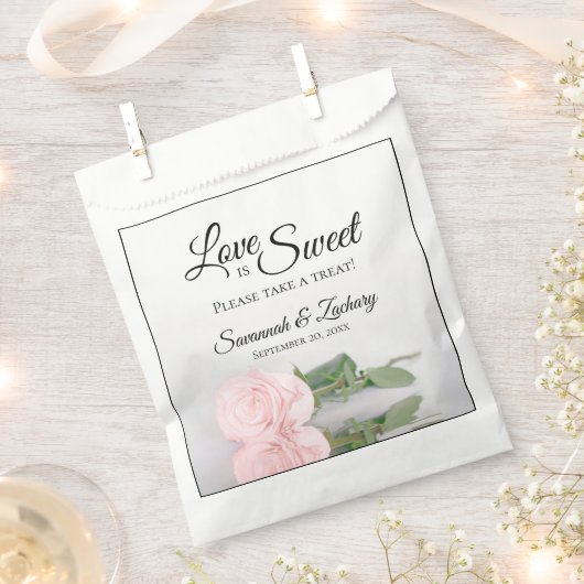 Blush Pink Rose Liebe ist Sweet Nehmen Sie eine Le Geschenktütchen (Ausgeschnitten)