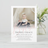 Blush Pink Script Foto Taufe Einladung (Stehend Vorderseite)