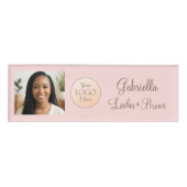Blush Pink Script Logo Photo Lashes and Brows Namenschild (Vorderseite)
