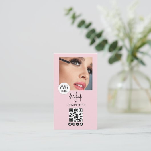 Blush Pink Script Logo QR Code Photo Makeup Visitenkarte (Stehend Vorderseite)