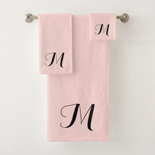 Blush Pink Script Typografy Monogram Initial Badhandtuch Set (Insitu)