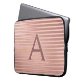 Blush Pink und Gold Streifen Monogram Girl Laptopschutzhülle (Vorderseite Links)