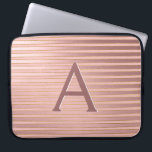 Blush Pink und Gold Streifen Monogram Girl Laptopschutzhülle<br><div class="desc">Rosa Rosa und Imitate Gold Foil Streifen Elegante Monogramm Gehäuse. Dieser Fall kann so angepasst werden,  dass er Ihren Anfangs- und Vornamen enthält.</div>