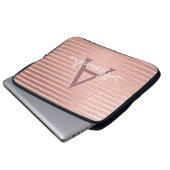 Blush Pink und Gold Streifen Monogram Girl Laptopschutzhülle (Vorne Knopf)