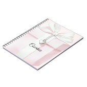 Blush Pink White Bow Geschenk Herz Charm Notizblock (Linke Seite)