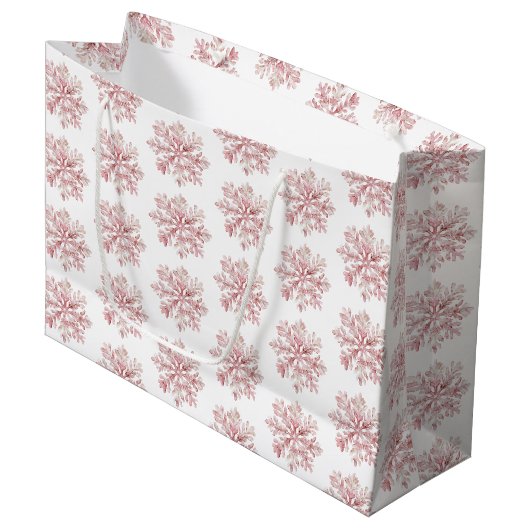 Blush Pink White Snowflakes Christmas Große Geschenktüte (Vorderseite Schrägansicht)