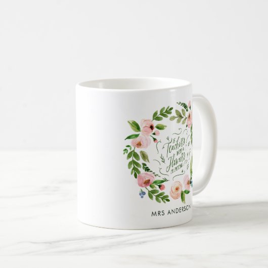 Blush rosa Blumenkranz Dankeschön Lehrer Geschenk Kaffeetasse (VorderseiteRechts)