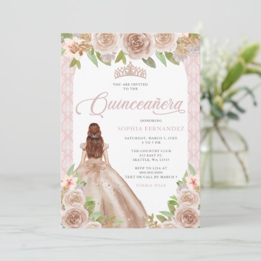 Blush Rose Gold Blumenprinzessin Tiara Quinceañera Einladung (Stehend Vorderseite)