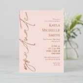 Blush Rose Gold Calligraphy Brass Graduation Party Folieneinladung (Stehend vorne)