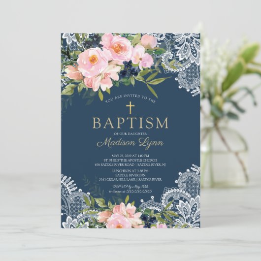 Blush Rose & Peonies Spitzen Taufe Einladung (Stehend Vorderseite)