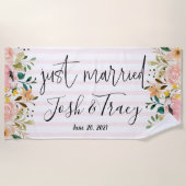 Blush Rose Personalisiert nur verheiratet Blumen Strandtuch (Vorderseite)