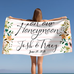 Blush Rosen Stripes Honeymoon Neurolywings Custom Strandtuch