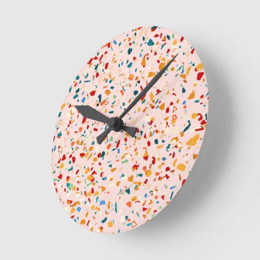 Blush Terrazzo Runde Wanduhr (Winkel)