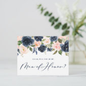Blush und Navy Floral werden Sie mein Mann der Ehr Postkarte (Stehend Vorderseite)