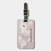 Blush Word Map Adventure Await Gepäckanhänger (Vorderseite vertikal)