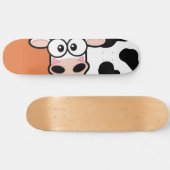 Blushing Kuh auf Orange Skateboard (Horizontal)