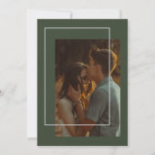 Blushing Liebe - Dunkelgrün und Grau modern Einladung (Rückseite)