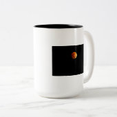 Blut-Mond Zweifarbige Tasse (VorderseiteRechts)