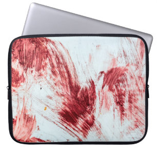 Blut und blutige Spuren in der alten Badewanne. Ha Laptopschutzhülle