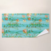 Blüte auf Aqua-blauem gestreiftem Hintergrund Badehandtuch (Badehandtuch)