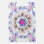 Blüte in Gipsstruktur, weicher Schatten auf Weiß Geschirrtuch (Vertikal)