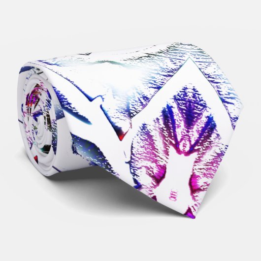 Blüte in Gipsstruktur, weicher Schatten auf Weiß Krawatte (Gerollt)