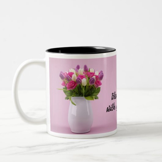 Blüte mit grauer Tasse (Links)