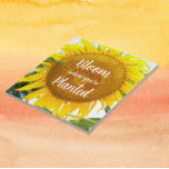 Blüte, wo man gelbe Sonnenblumen gepflanzt hat Fliese<br><div class="desc">Keramik-Kachel mit dem Foto einer großen,  gelben Sonnenblume,  zusammen mit inspirierend Zitat,  das lautet: "Bloom where you're Planted",  in weißer,  stilisierter Schrift gedruckt. Ein schönes,  blumengeschmücktes Design! Wählen Sie Ihre Kachelgröße aus. Ein tolles Geschenk für Familie und Freunde!</div>