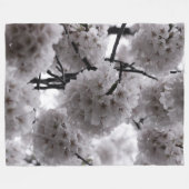 Blüten aus Schwarz und Weiß Fleecedecke (Vorderseite (Horizontal))