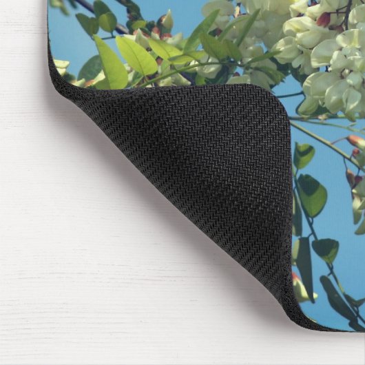 Blüten der Blume Locust Mousepad (Ecke)