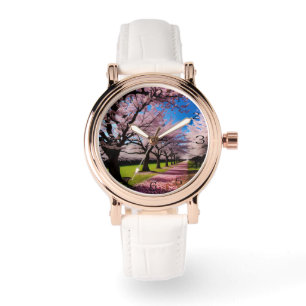 "Blüten im Blut: Kirschbaumreihen im Frühling Armbanduhr