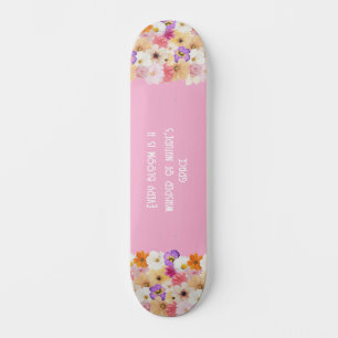 Blüten in Harmonie: Eine Symphonie von Farben Skateboard