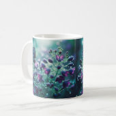 Blüten und Flügel: Blauer Blütenschmetterling-Tass Kaffeetasse (Vorderseite Links)
