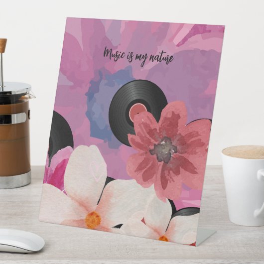 Blüten und Vinyl Sockelschild (In Situ)