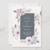 Blüten und weiche Violettblüte mit Grau | Hochzeit Einladung (Vorderseite)