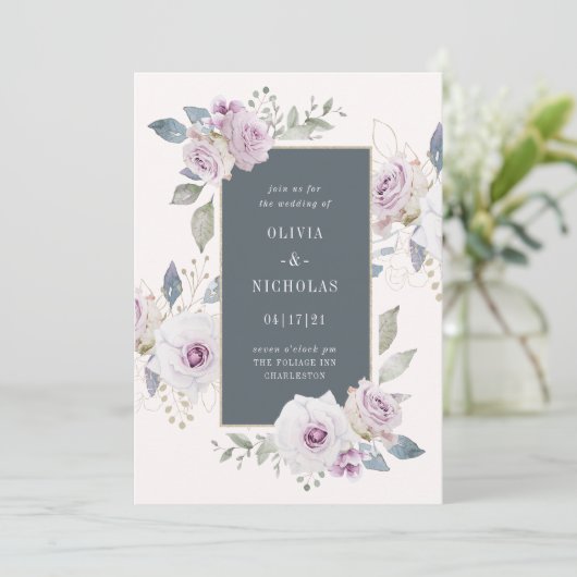 Blüten und weiche Violettblüte mit Grau | Hochzeit Einladung (Stehend Vorderseite)