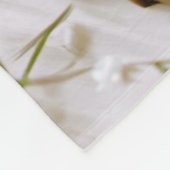 Blütenbaum aus einem Buch Fleecedecke (Ecke)