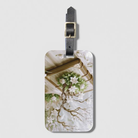 Blütenbaum aus einem Buch Gepäckanhänger (Vorderseite Vertikal)