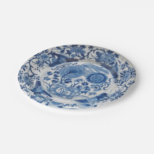 Blütenblauer Porzellanstrom aus modernen blauen Im Pappteller (Schrägansicht)